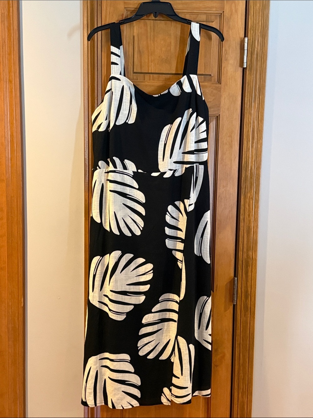 NWT size xxl Nine West Black Midi Dress with White Tropical Leaf Print size
